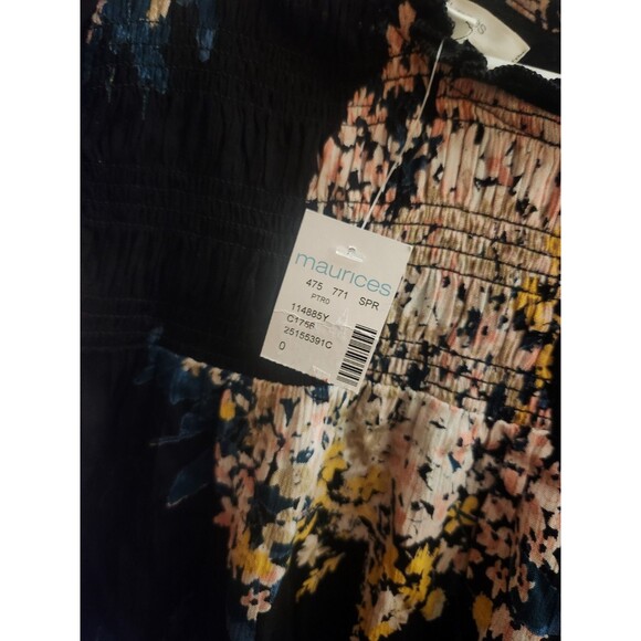 Maurices Black Combo Floral Flutter Sleeve Top Size 0 NWT - Picture 3 of 5